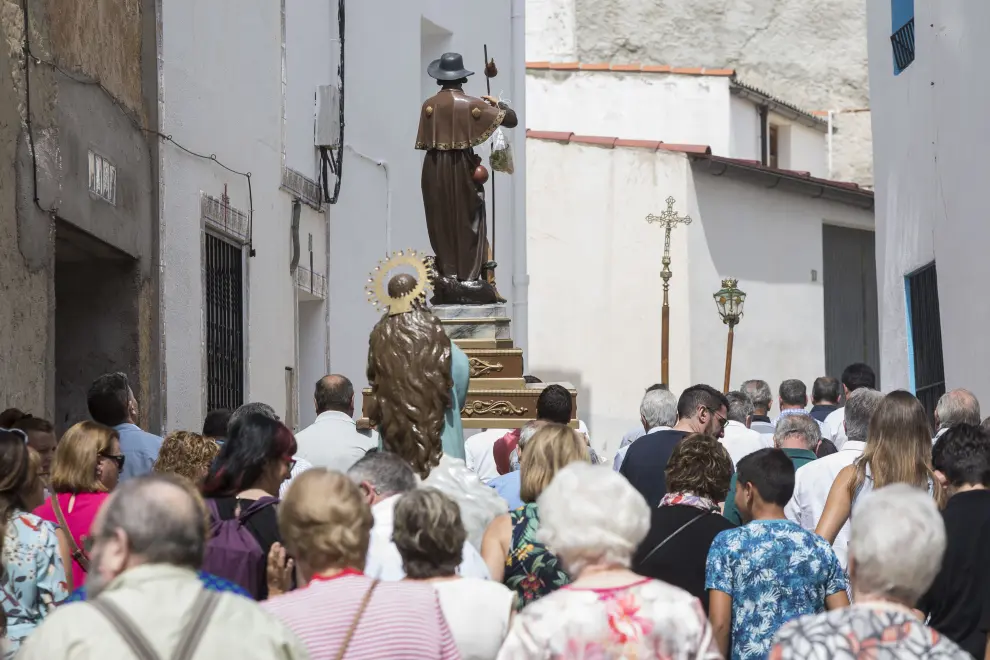 Procesión de San Roque y La Virgen, con el reparto del pan bendito
