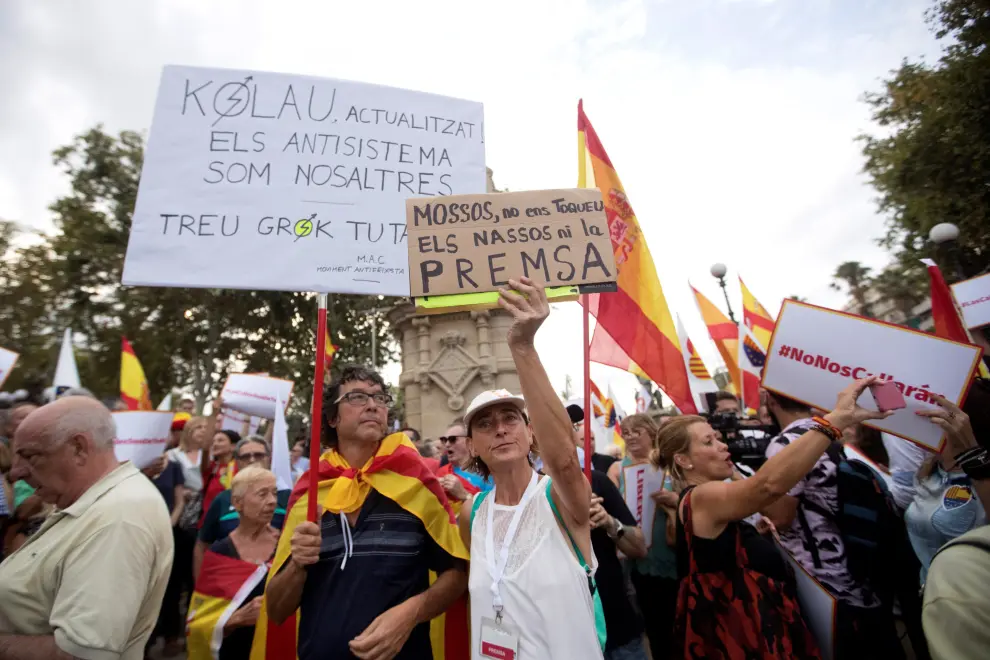 La polémica de los lazos amarillos sube de tono en Cataluña