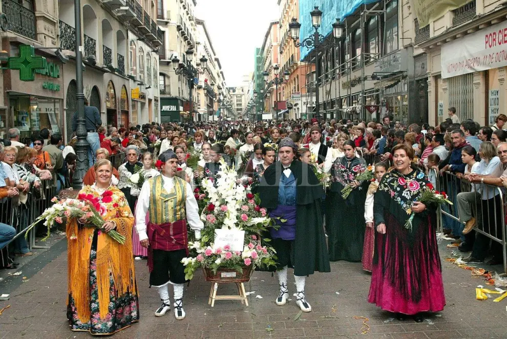 Ofrenda a la Virgen del Pilar de 2004