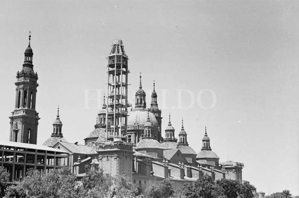 Fase inicial de las obras de la tercera torre, que comenzaron en 1949