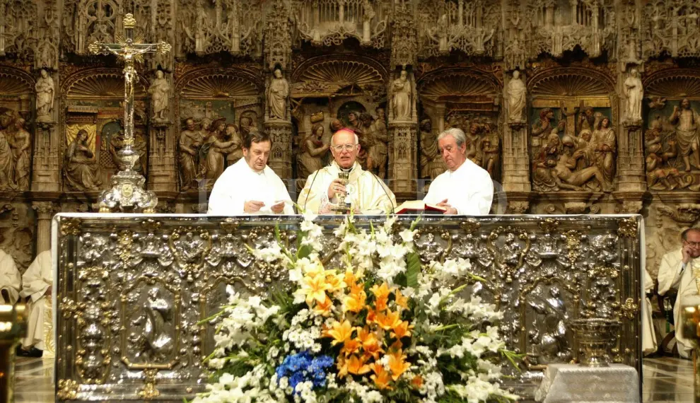 El 20 de mayo de 2005 el arzobispo de Zaragoza, monseñor Elías Yanes, oficia la misa solemne por el centenario de la Coronación de la Virgen