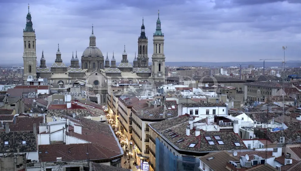 Una preciosa vista de la Basílica y la calle Alfonso de Zaragoza, en 2009