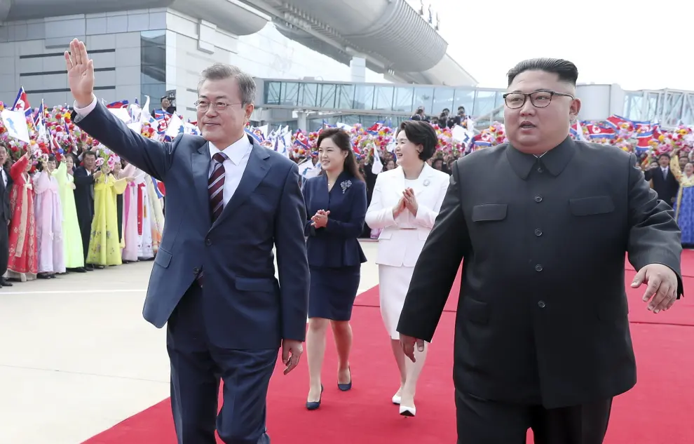 Los líderes de las dos coreas se funden en un histórico abrazo