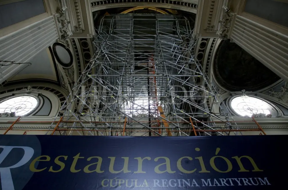 Momentos de la restauración de la cúpula entre marzo y septiembre de 2006