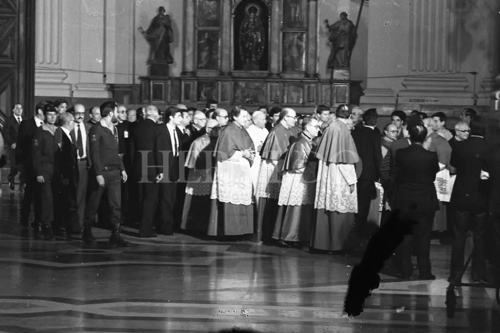 Visita del Papa Juan Pablo II a la Virgen en la basílica del Pilar el 10 de octubre 1984, donde se celebró una misa en su honor que contó con la presencia de casi toda la familia real