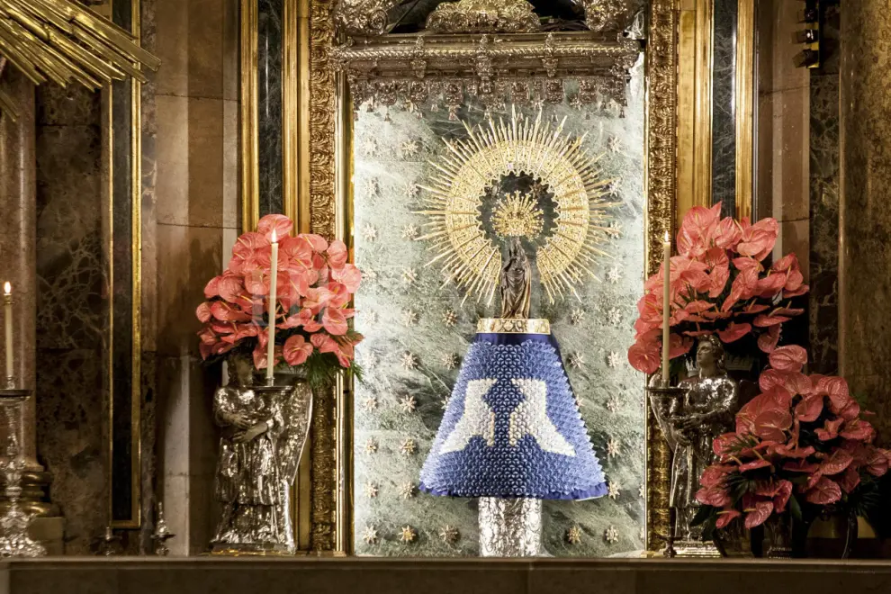 Los mantos de la Virgen del Pilar, en fotos