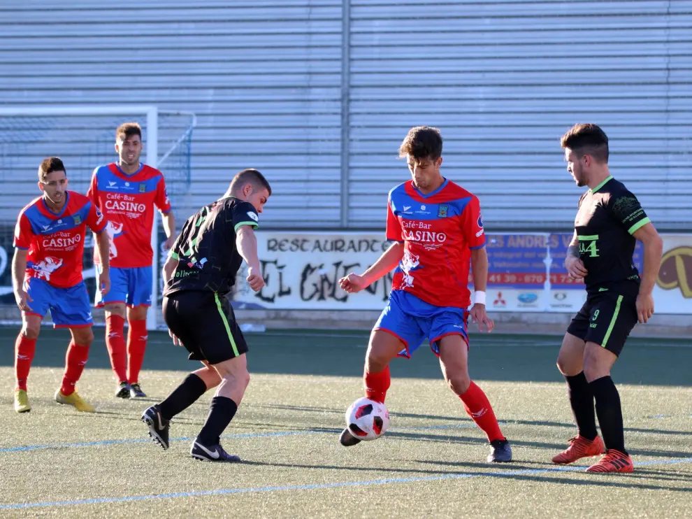 Fútbol. Tercera División- Tarazona vs. Illueca. Víctor Royo