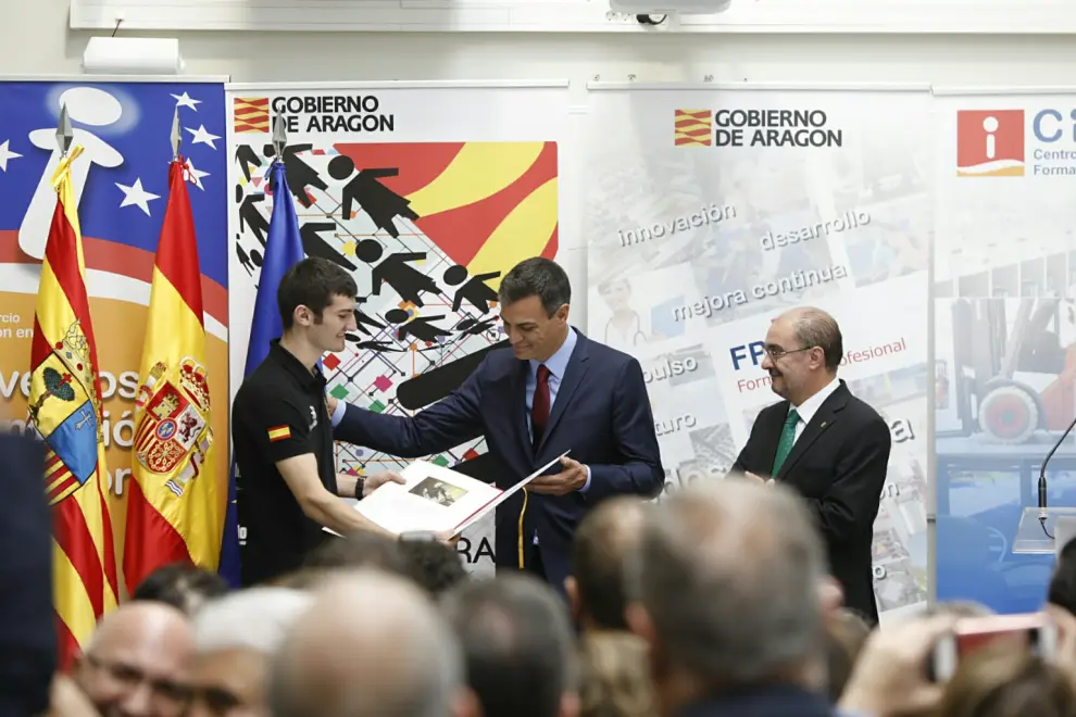 Pedro Sánchez visita un centro de FP en Zaragoza