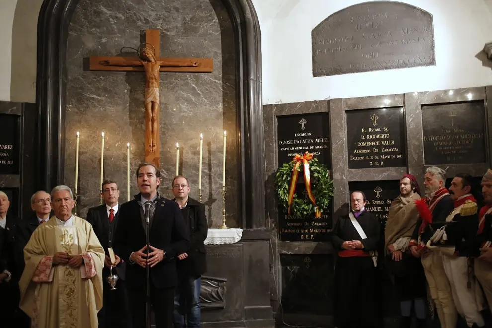 Ofrenda a Palafox en la cripta de la basílica del Pilar
