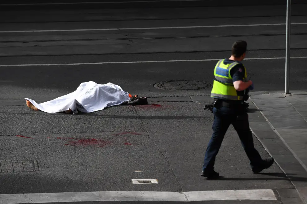 La Policía investiga como "ataque terrorista" el suceso de Melbourne y confirma la muerte del agresor