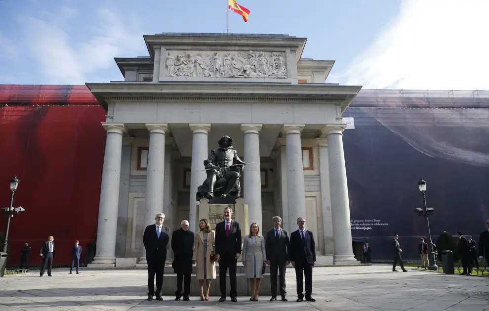 Imagen de archivo de una visita del Rey al Museo del Prado en su bicentenario.