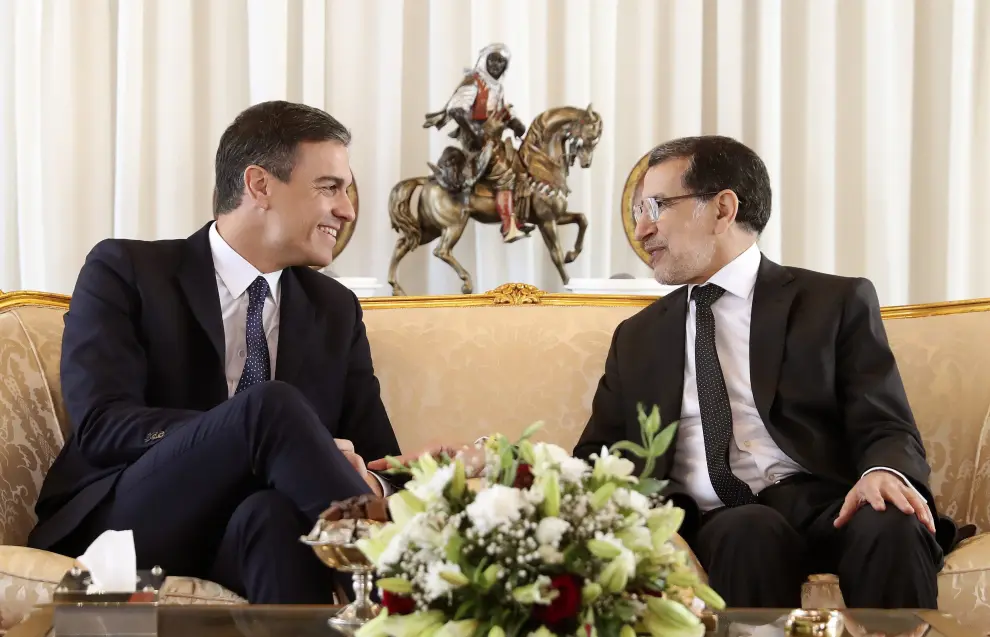 Pedro Sánchez recibido en Rabat por el primer ministro marroquí