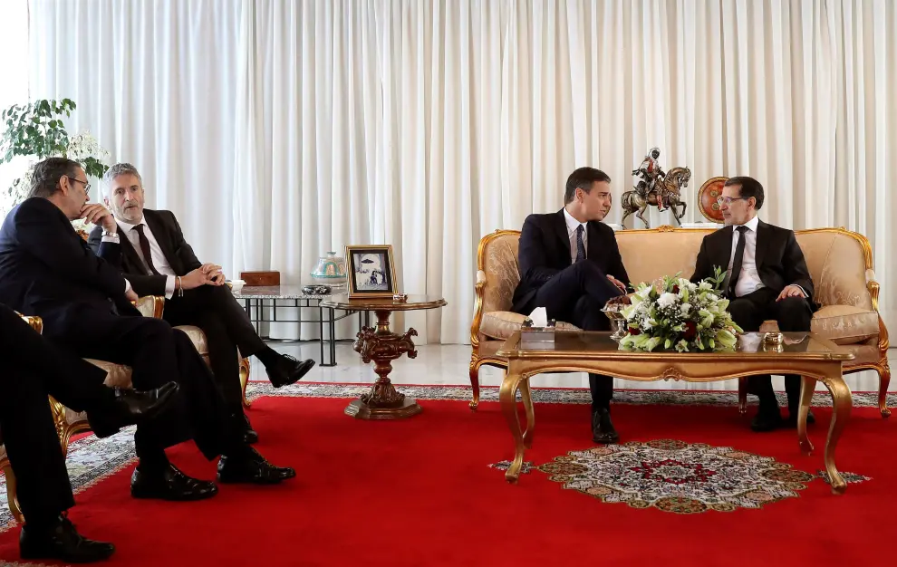 Pedro Sánchez recibido en Rabat por el primer ministro marroquí
