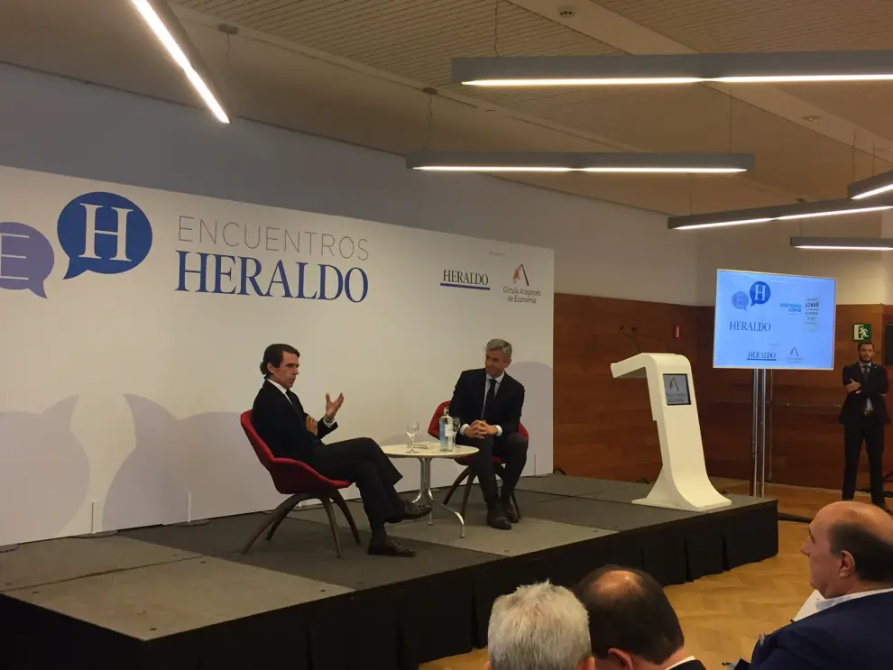José María Aznar, junto a Mikel Iturbe, en Encuentros Heraldo