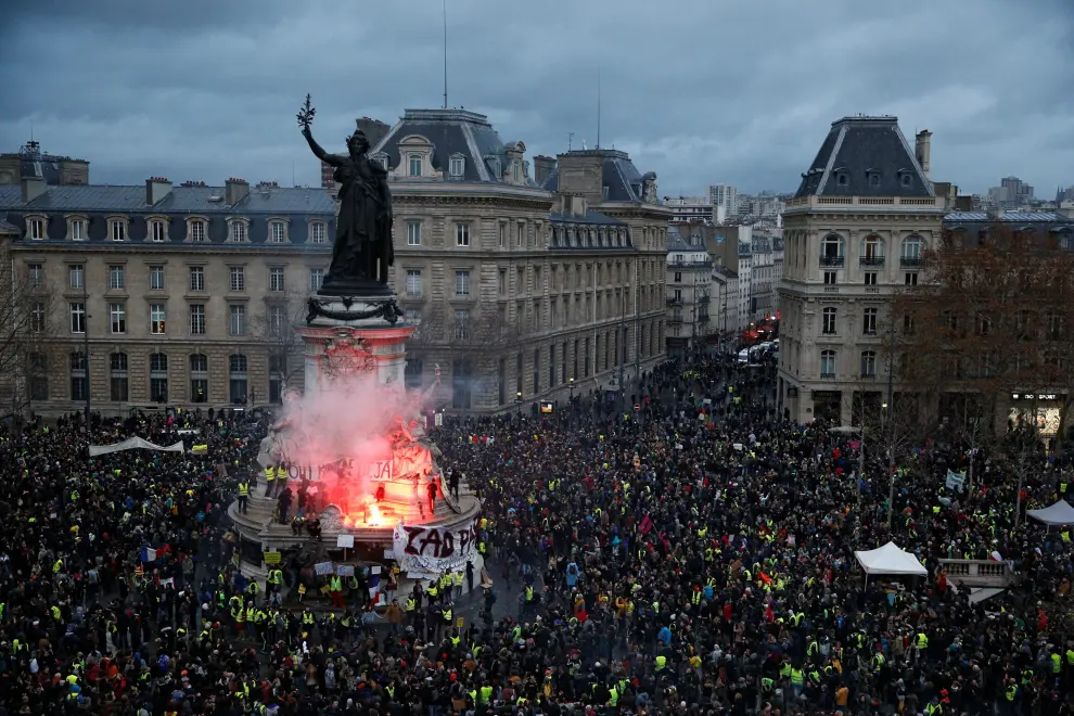 Cargas policiales contra los 'chalecos amarillos' en París.