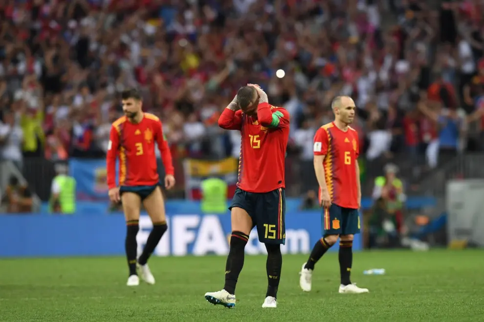 1 DE JULIO. Sergio Ramos se lamenta tras la eliminación de la Selección Española del Mundial de fútbol