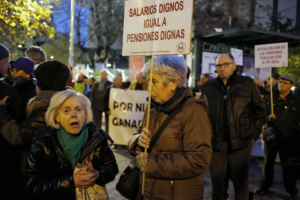 Cerca de mil personas se manifiestan  semanalmente en Zaragoza en defensa de unas pensiones dignas