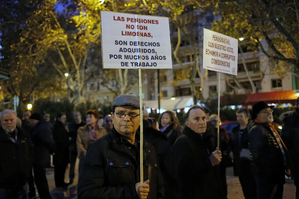 Cerca de mil personas se manifiestan en Zaragoza en defensa de unas pensiones dignas