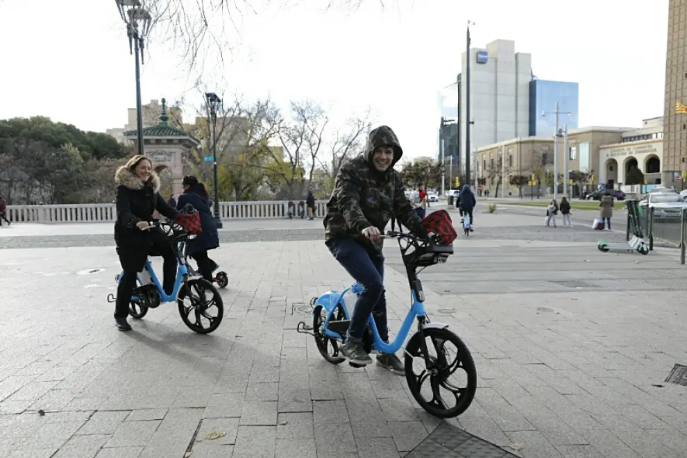 Las bicis azules eléctricas se estrenan en Zaragoza