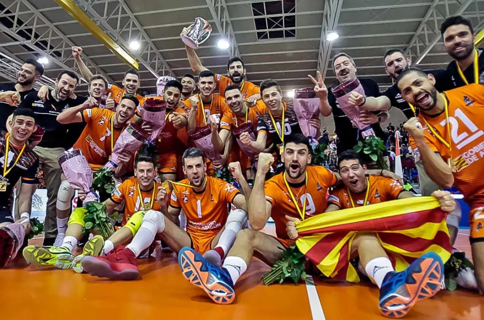 25 de febrero. Quinta Copa del Rey para el Club Voleibol Teruel, que se impone al Unicaja Almería.