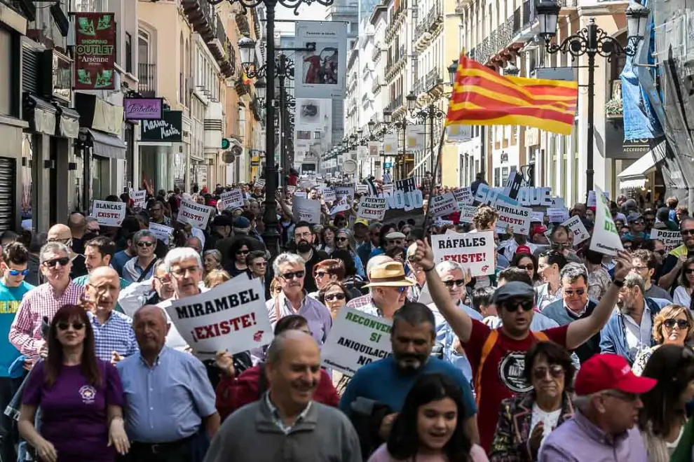 6 de mayo. Miles de personas claman contra el olvido de Teruel y exigen inversiones en Zaragoza, convocada por la plataforma Teruel Existe.