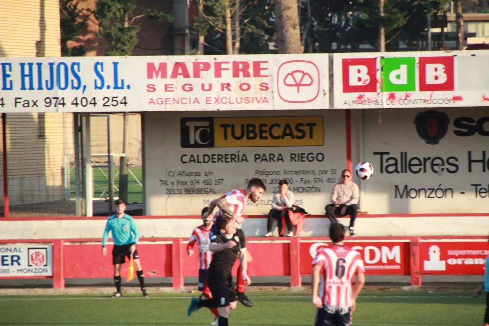 Fútbol. Tercera División- Monzón vs. Sabiñánigo.