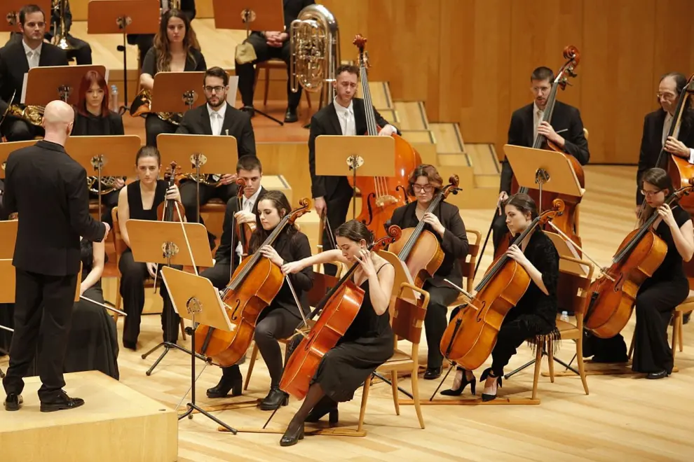 Concierto de la orquesta Sinfónica Ciudad de Zaragoza y el Coro Amici, en el Auditorio