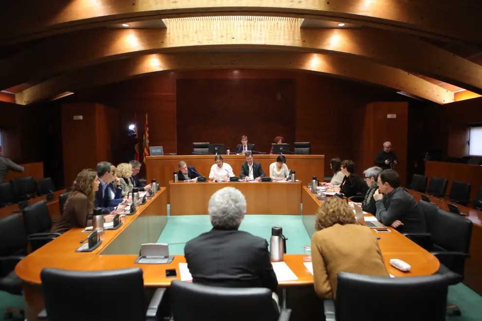 Los alcaldes de Andorra, Ariño, Escucha y Utrillas, en las Cortes