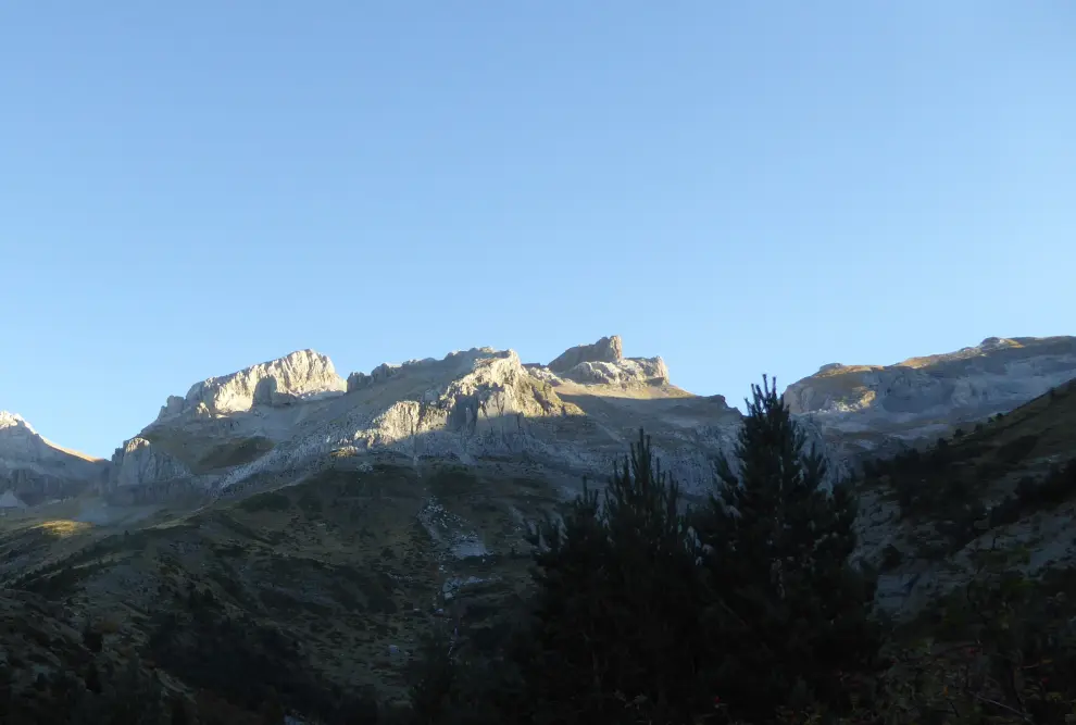 El pico Aspe, con sus 2.640 m de altitud, al que puede llegarse desde Aísa.