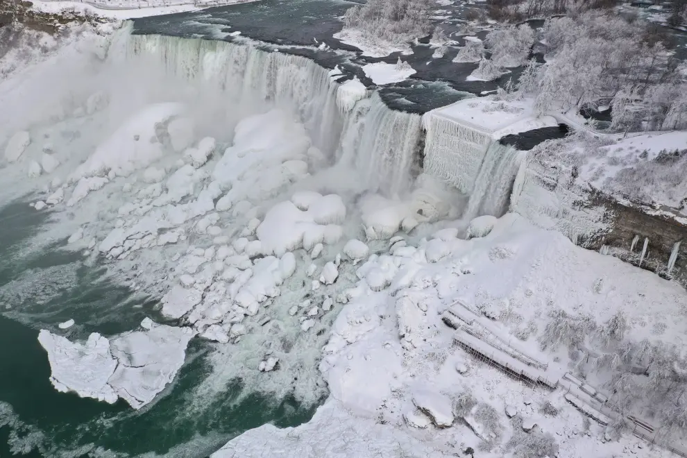 Las cataratas del Niágara se congelan por una ola de frío