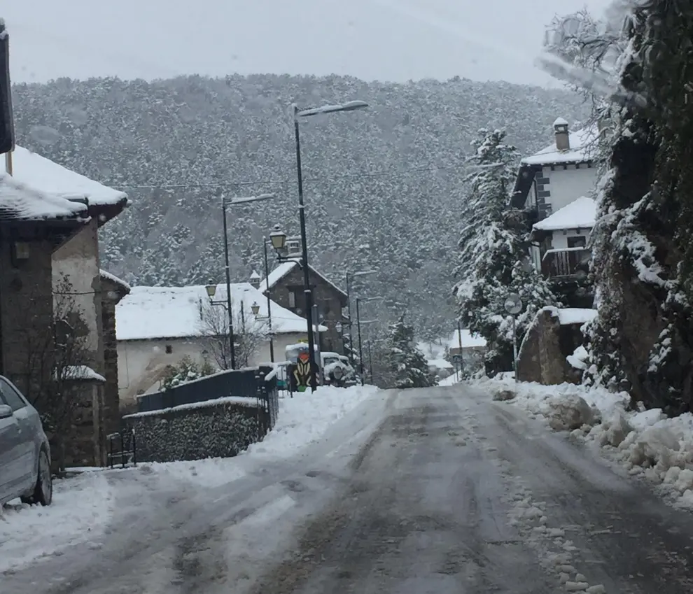 La localidad de Hecho con nieve