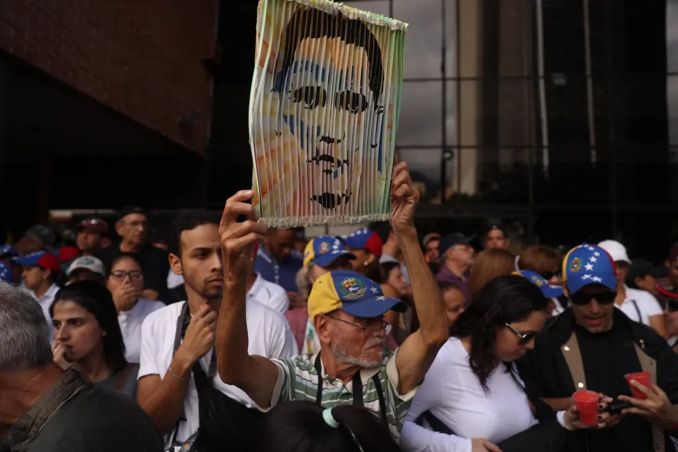 Guaidó se autoproclama presidente de Venezuela