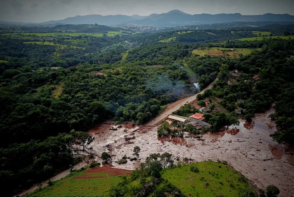 Efectos de la rotura de una presa en Brasil