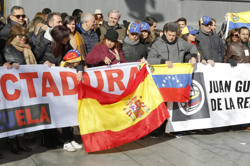Concentración de venezolanos en Zaragoza contra el régimen de Nicolás Maduro