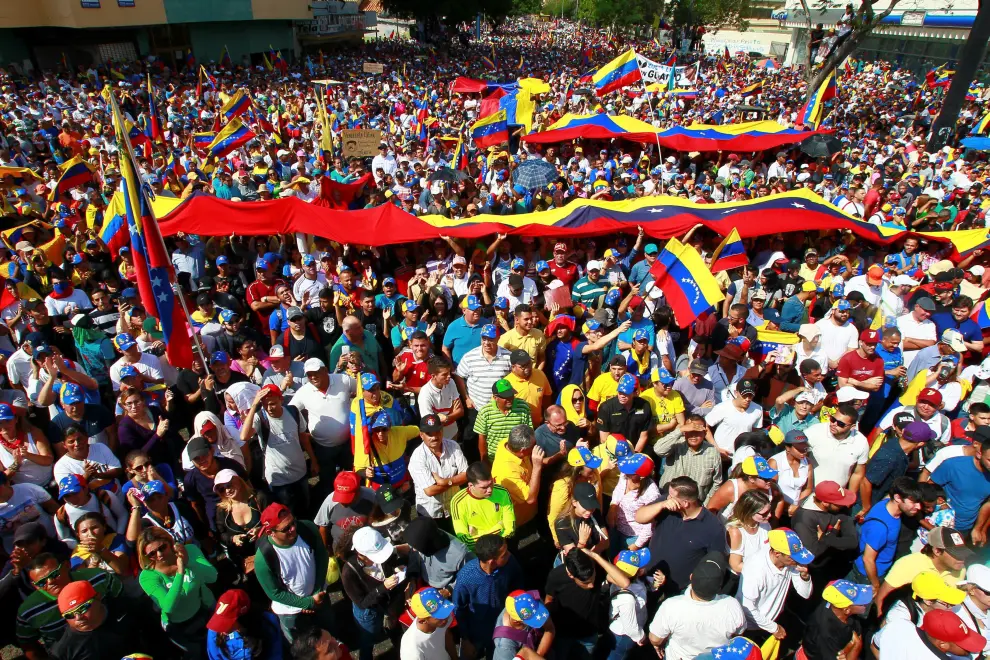 Una Venezuela dividida se mide en un pulso en las calles entre Guidó y Maduro