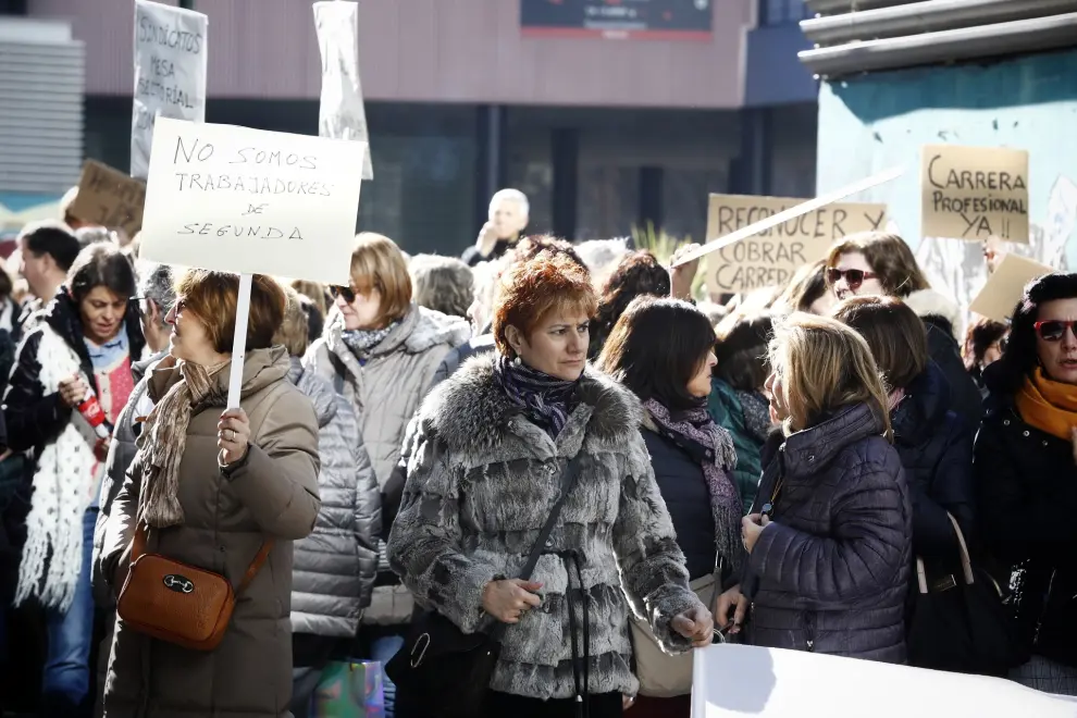 Concentración de trabajadores del Salud en Zaragoza