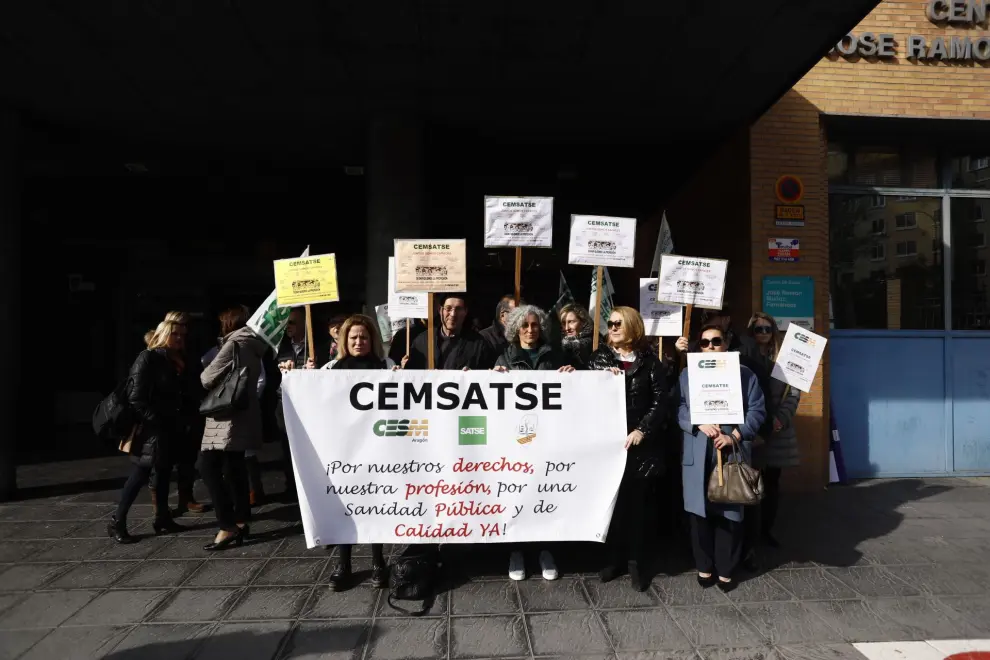 Protesta de médicos y enfermeras en Zaragoza
