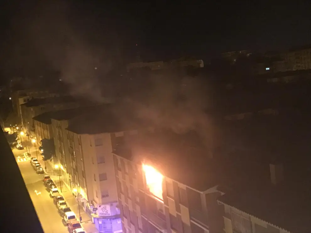 Incendio en un piso en el barrio de Delicias