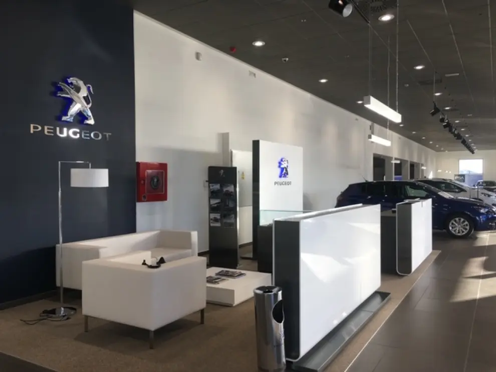 Instalaciones de Peugeot PSA Retail en la capital aragonesa.