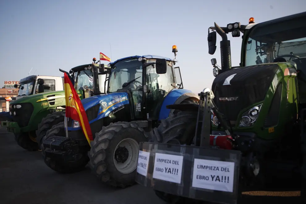 Concentración de tractores en Luceni