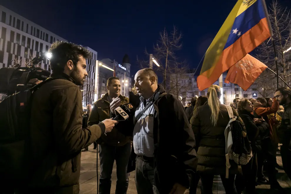 Partidarios de Maduro se concentran en Zaragoza