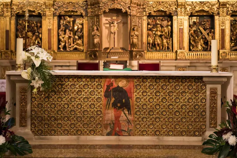 Fotos del Altar mayor de la Iglesia de San Miguel de los Navarros en Zaragoza