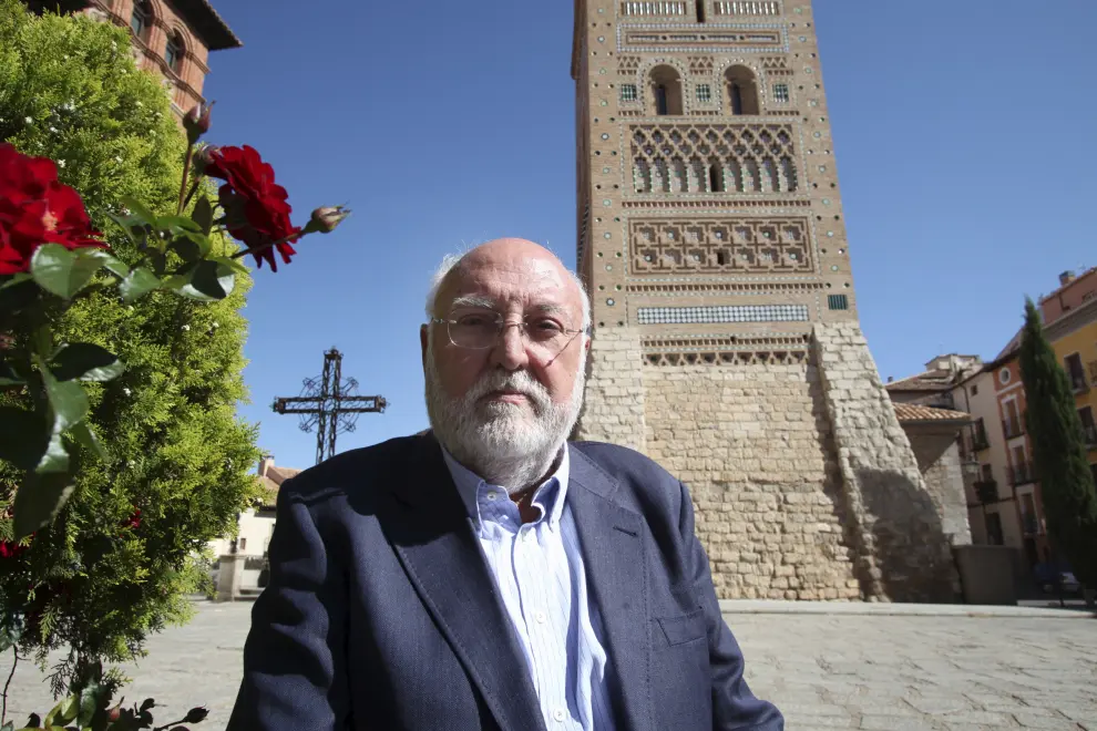 El profesor gonzalo Borras en Teruel. Foto Antonio garcia. 01-10-10
