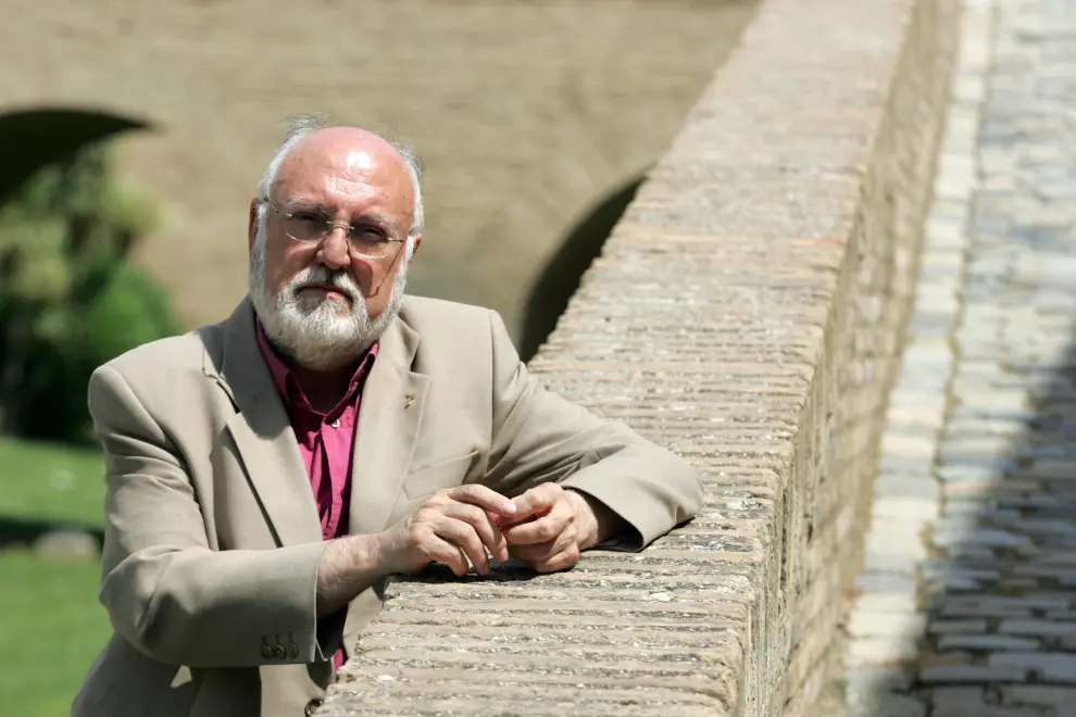 El profesor gonzalo Borras en Teruel. Foto Antonio garcia. 01-10-10