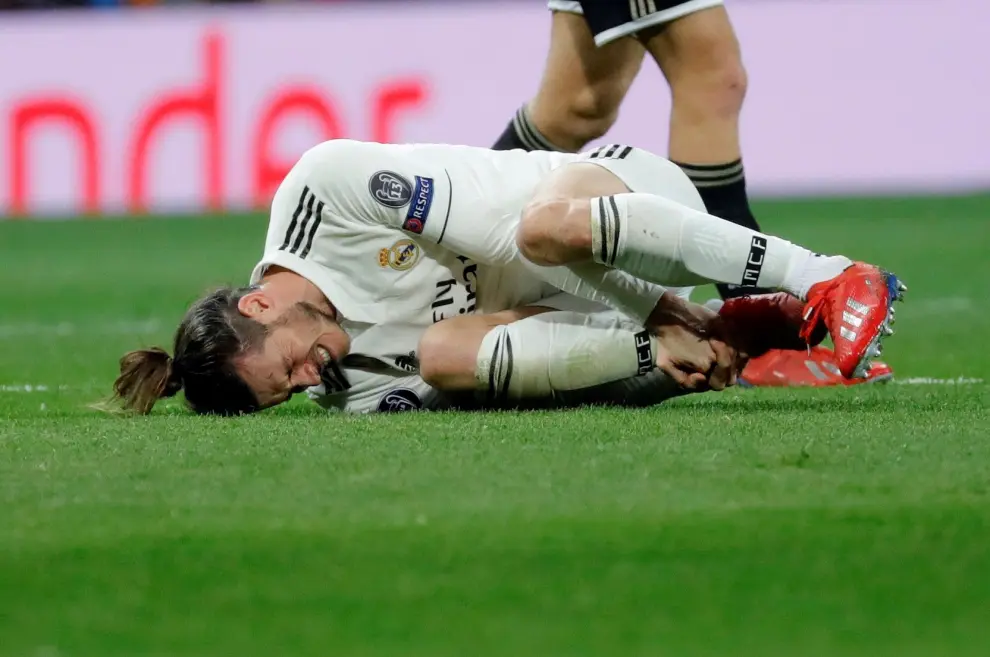 Soccer Football - Champions League - Round of 16 Second Leg - Real Madrid v Ajax Amsterdam - Santiago Bernabeu, Madrid, Spain - March 5, 2019  Real Madrid's Vinicius Junior looks dejected as he is substituted off due to sustaining an injury  REUTERS/Susana Vera     TPX IMAGES OF THE DAY [[[REUTERS VOCENTO]]] SOCCER-CHAMPIONS-MAD-AJA/
