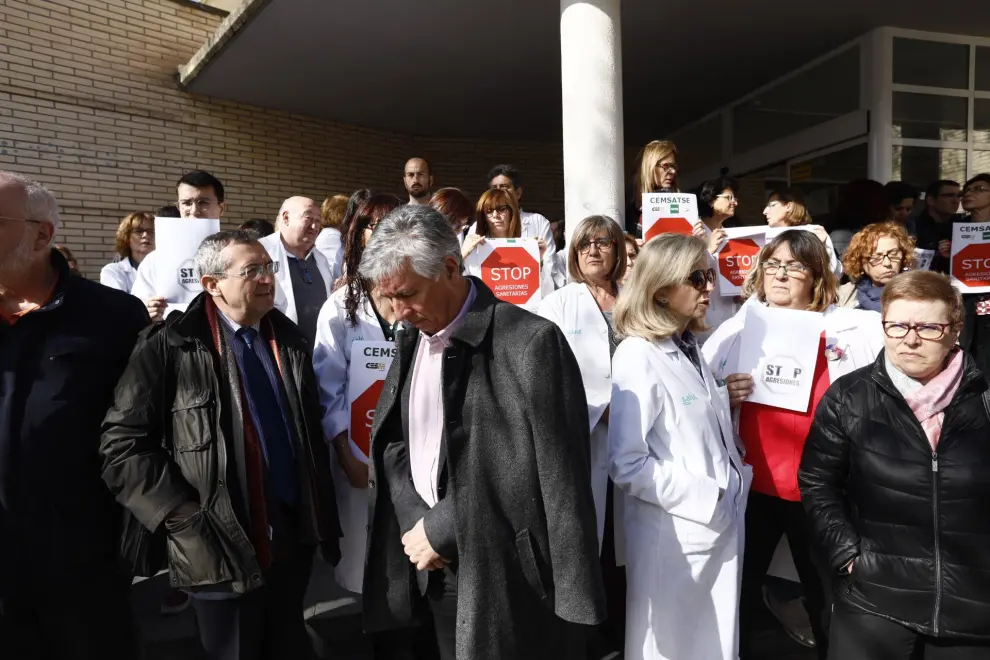 Protesta de médicos por la agresión en Zaragoza