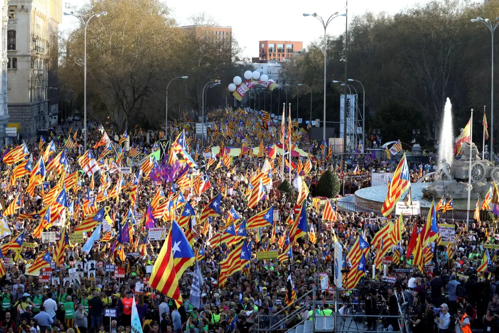 Miles de independentistas protestan en Madrid contra el juicio del 'procés'