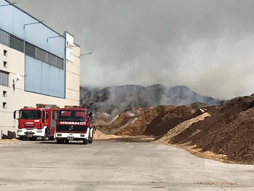 Incendio en la planta de Florestalia en Erla.