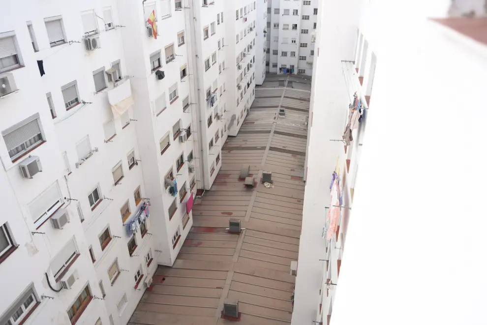 Una bebé cae de un quinto piso en Las Delicias