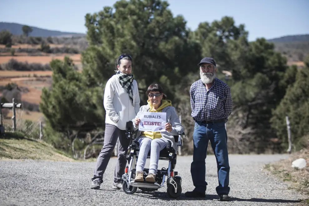 Benedicto y María abrieron el albergue Econatur hace 22 años, y su hija Alba une fuerzas con Benedicto para la gestión. María pone la ilusión, la energía y muchas ideas desde su silla de ruedas.